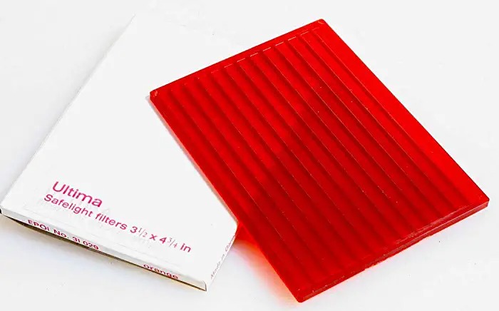 Darkroom fluorescent filter - Red